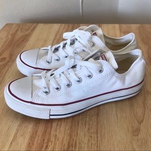 White Low Top Women’s Converse Sneakers Sz8